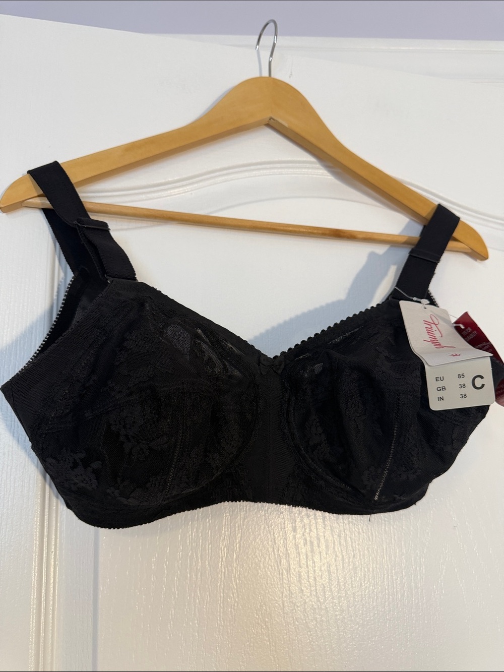 Triumph Black Lace Non-Wired Support Bra Classic Unlined 38C NWT